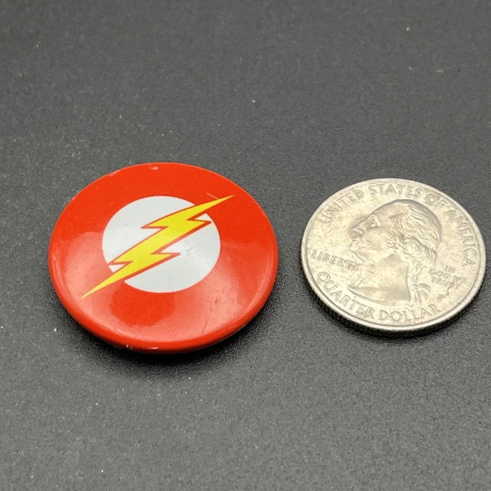 2006 DC Comics‎ The Flash Button Pin